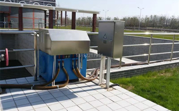 液壓往復(fù)式刮泥機